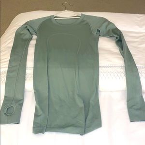 Lulu lemon breeze by long sleeve.